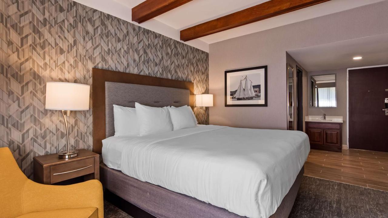 Best Western Plus Portsmouth Hotel & Suites Exterior photo