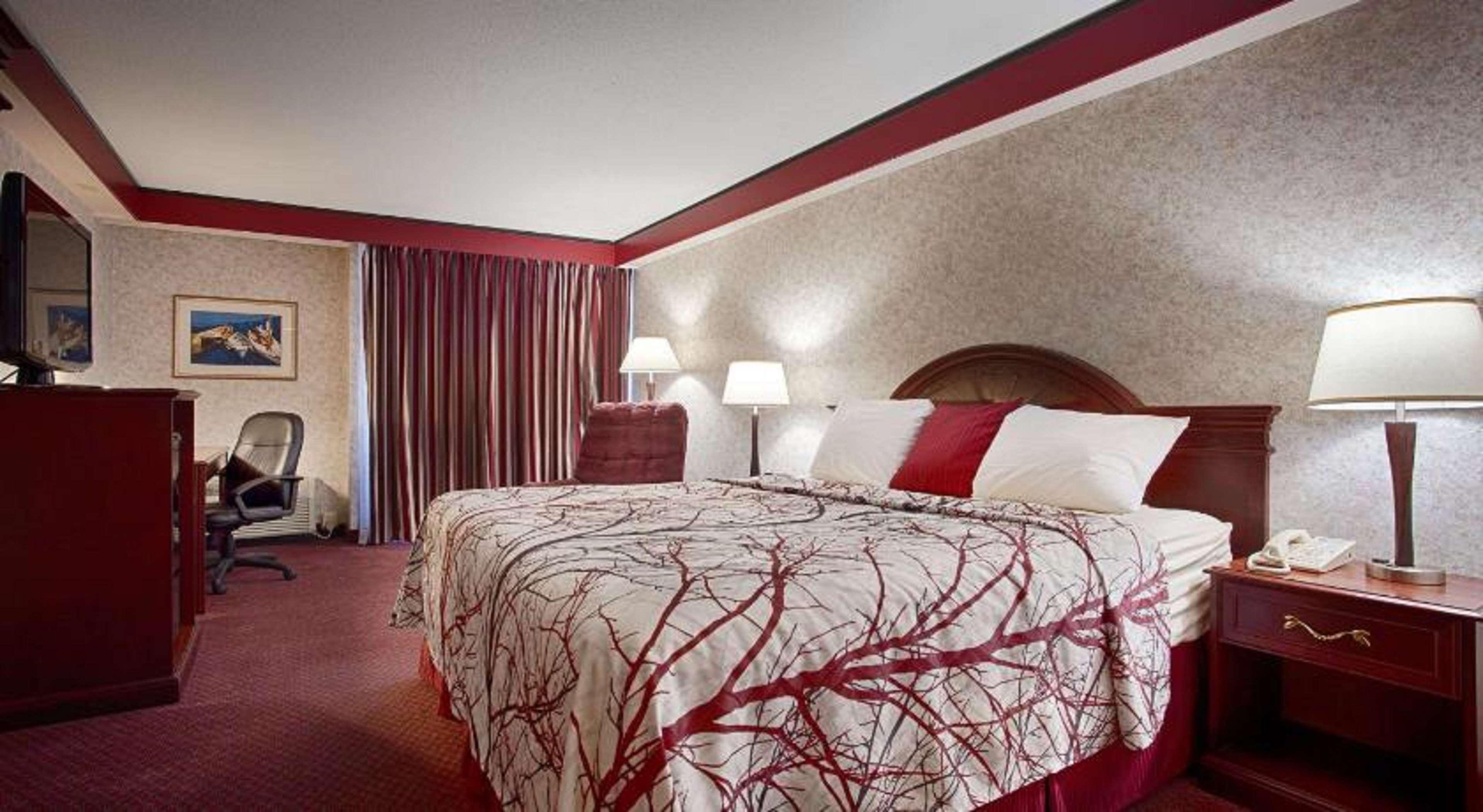 Best Western Plus Portsmouth Hotel & Suites Exterior photo