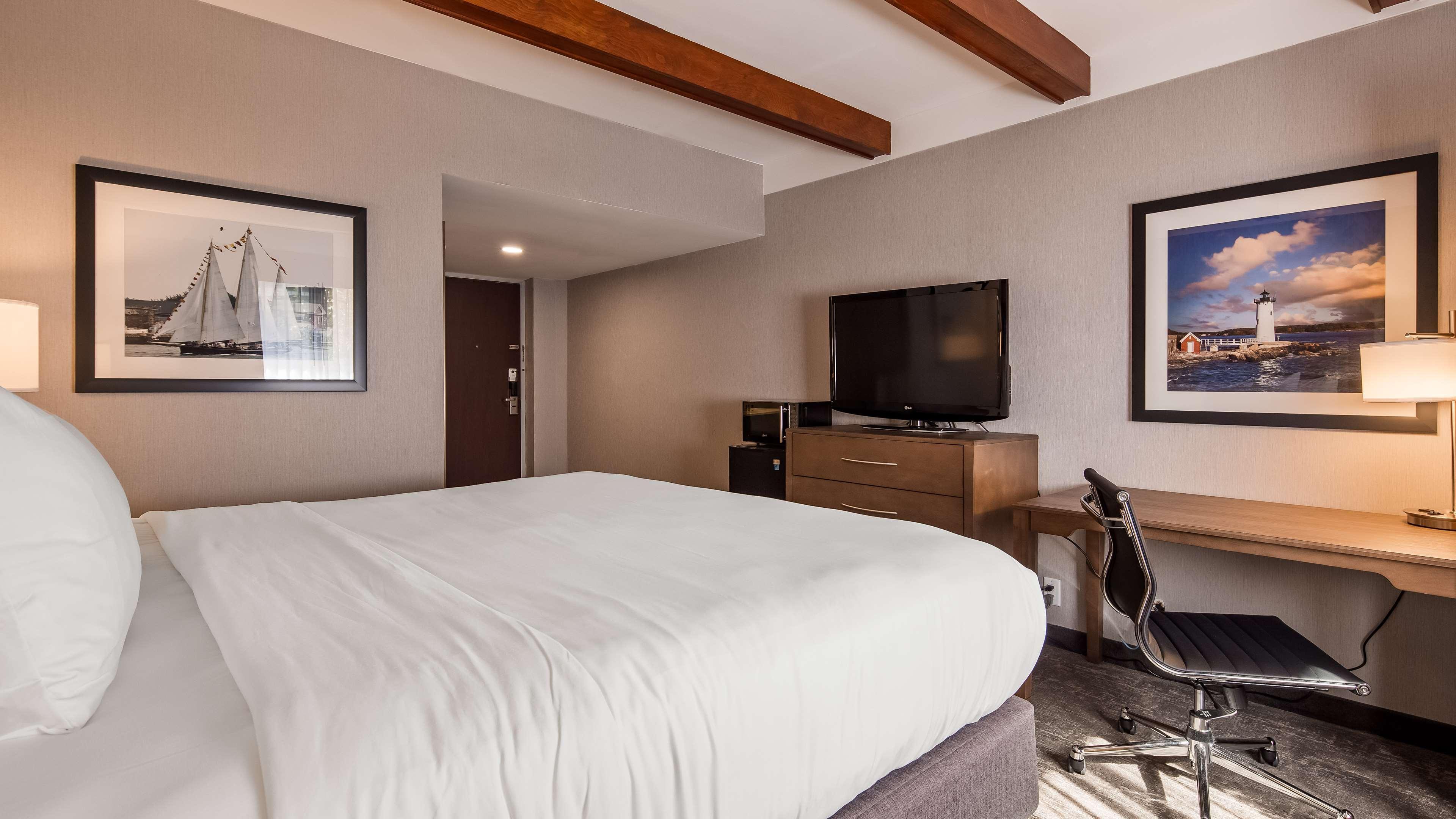 Best Western Plus Portsmouth Hotel & Suites Exterior photo