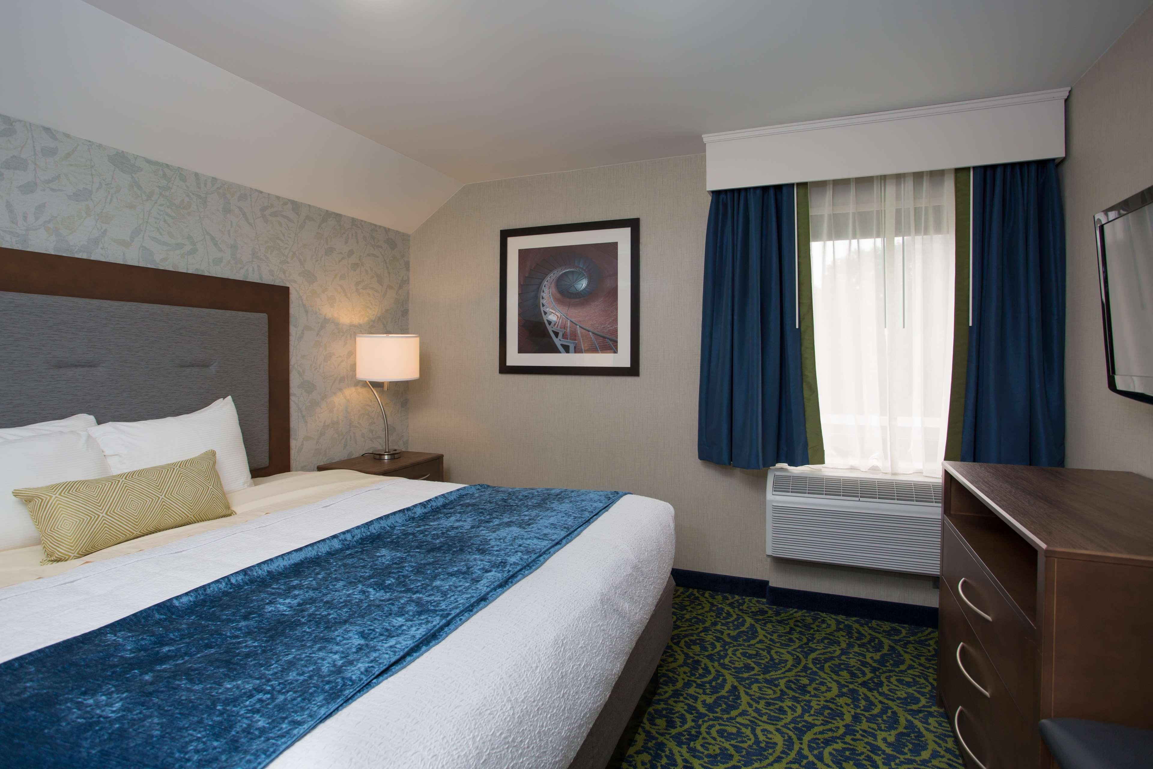 Best Western Plus Portsmouth Hotel & Suites Exterior photo