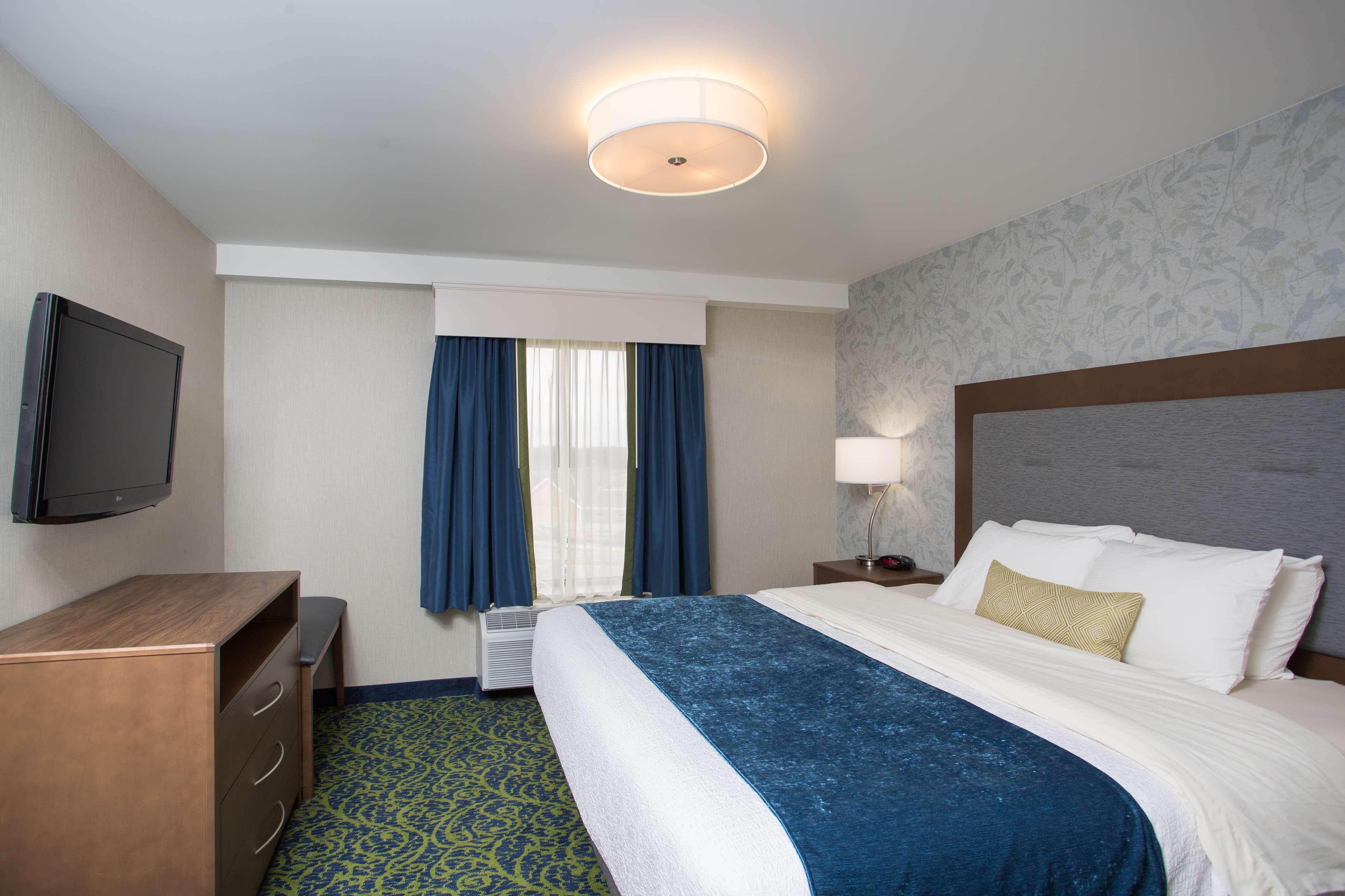 Best Western Plus Portsmouth Hotel & Suites Exterior photo