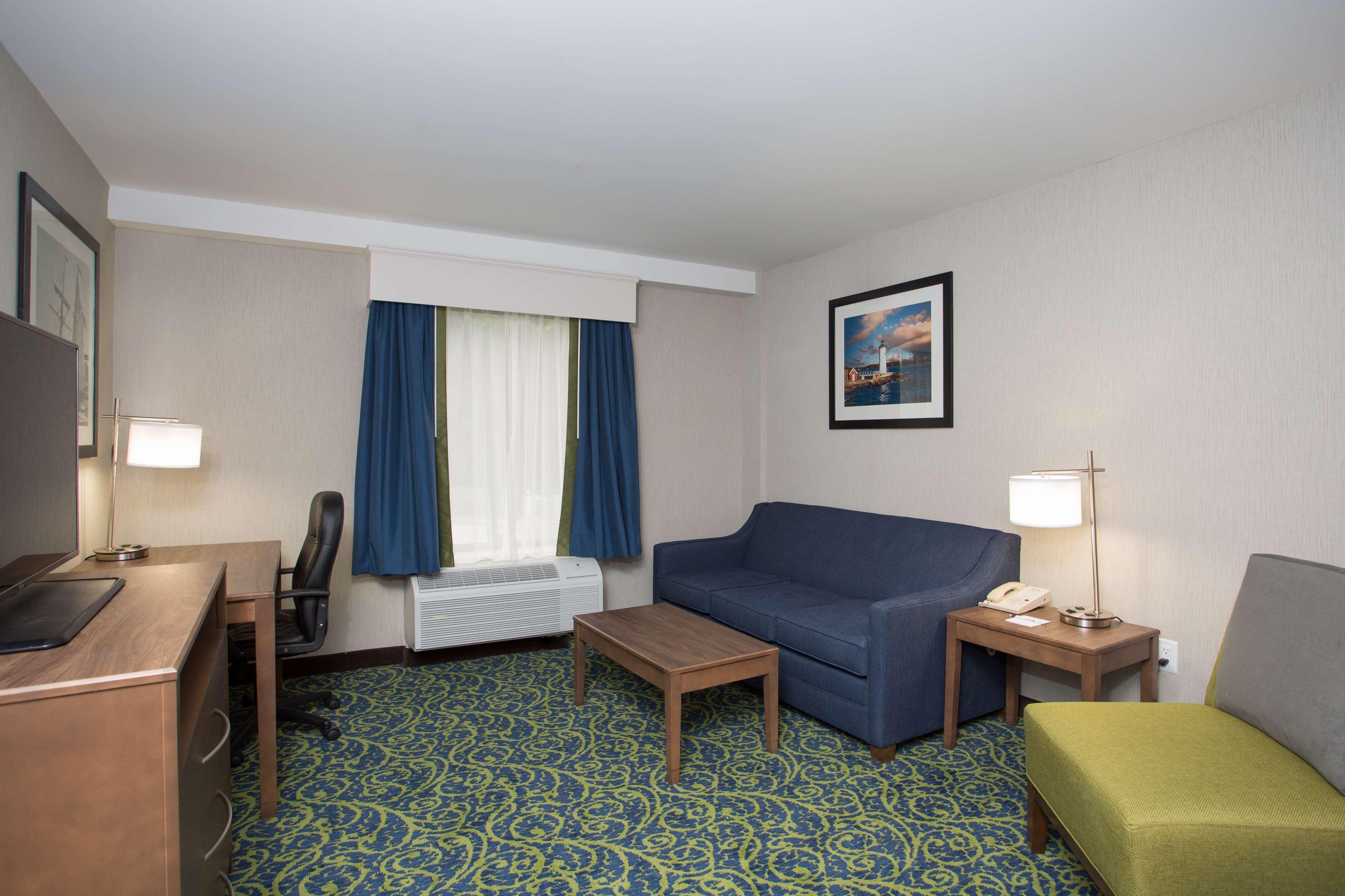 Best Western Plus Portsmouth Hotel & Suites Exterior photo